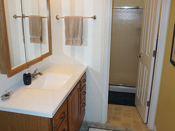 4th image of 413 Safflower Pl