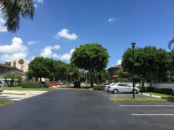 4th image of 9852 NW 52nd Ter