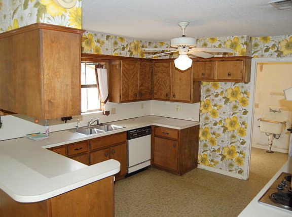 2nd image of 137 Cardinal Ln