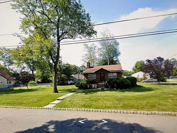 336 Lake Shore Dr, Lake Hiawatha, NJ 07034