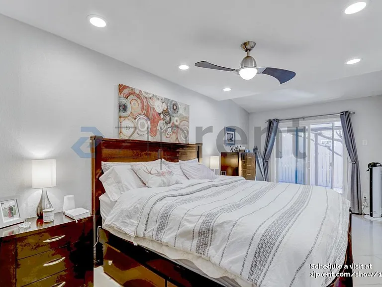 2975 Webster Ave — Photo 11
