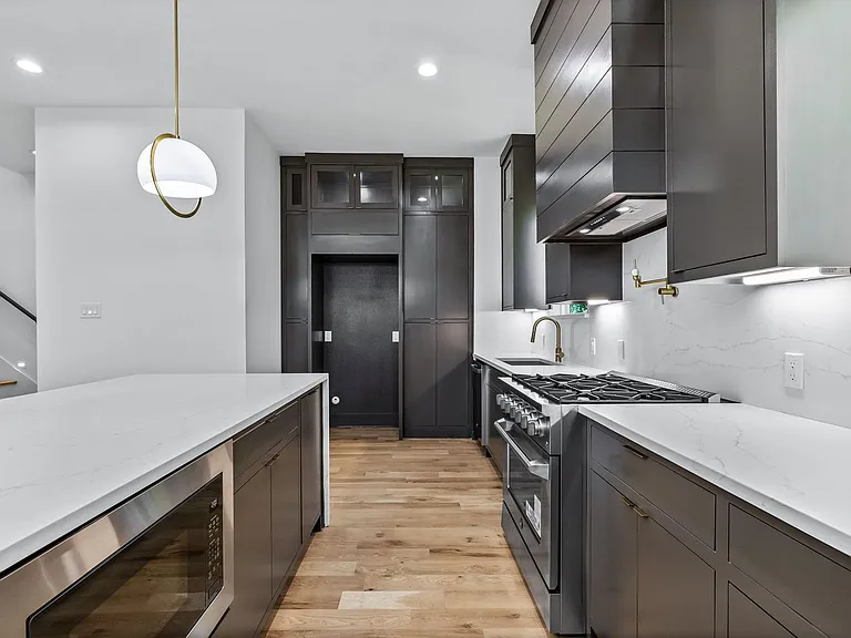 410 Avenue L #B — Photo 22