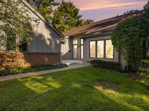 213 Raintree Cir, Kalamazoo, MI 49006