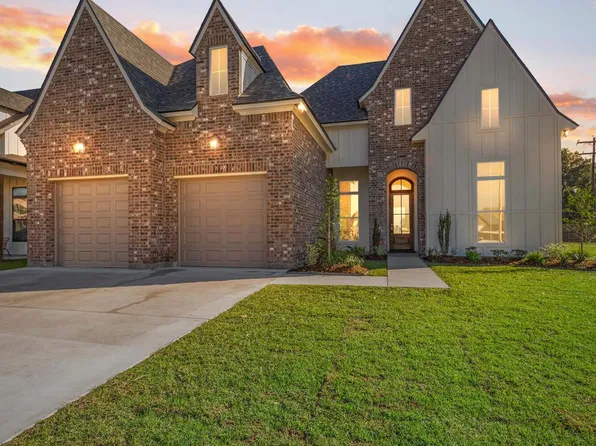 102 Cape Town Ave, Youngsville, LA 70592