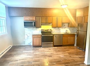 22 Main Street Ext APT B6, Tariffville, CT 06081