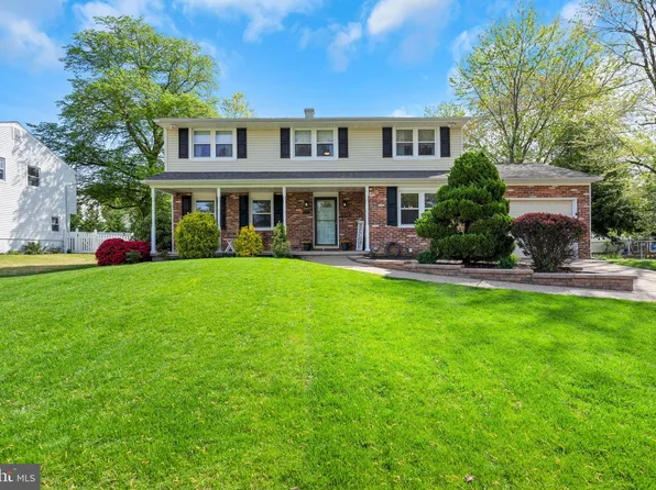 1522 Longfellow Dr, Cherry Hill, NJ 08003