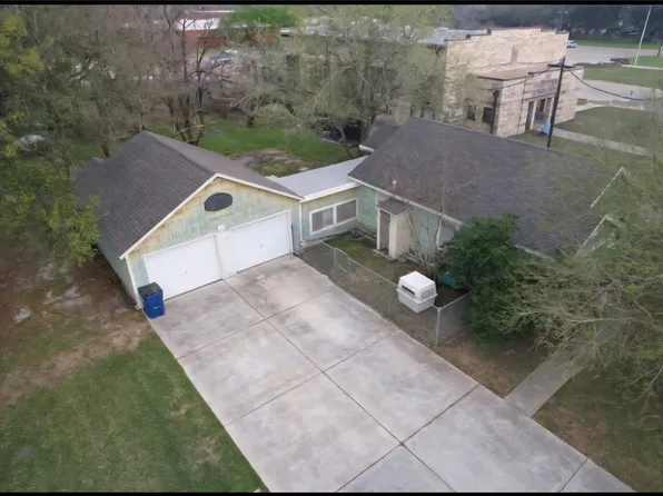 312 N Logan St, Texas City, TX 77590