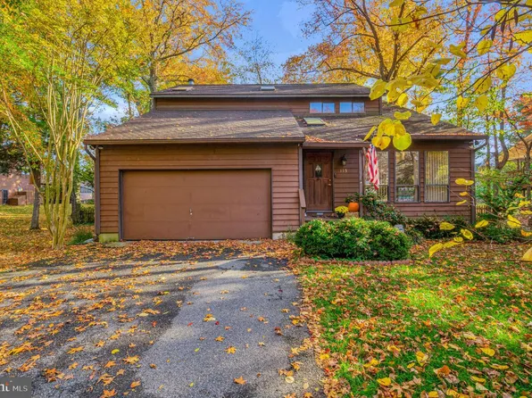 115 Lake View Dr, Annapolis, MD 21403