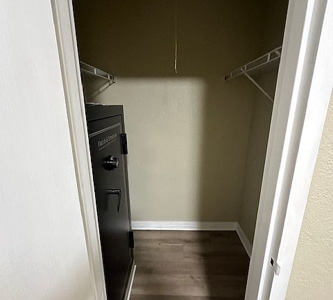 5th image of 3120 Hennepin Ave Unit 101