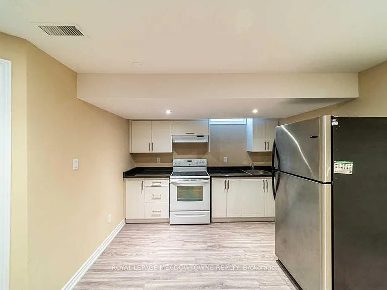 1036 Yates Dr — Photo 16