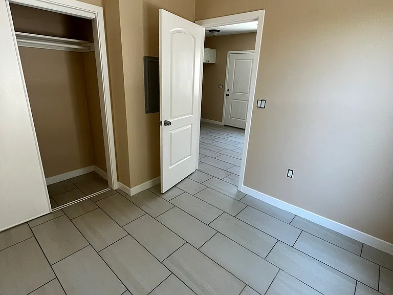 650 E 109th Pl #3/4 — Photo 5