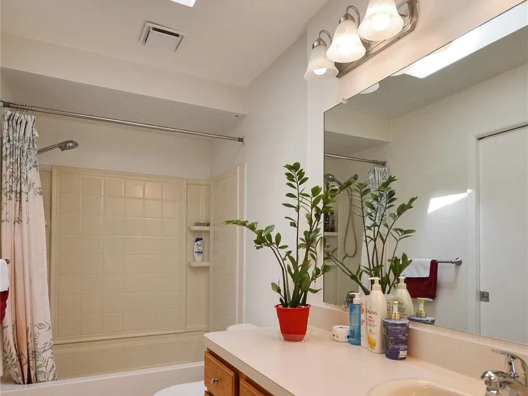 37653 Longacre Dr — Photo 22