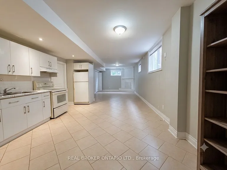 5 Twinberry Cres #LOWER — Photo 5