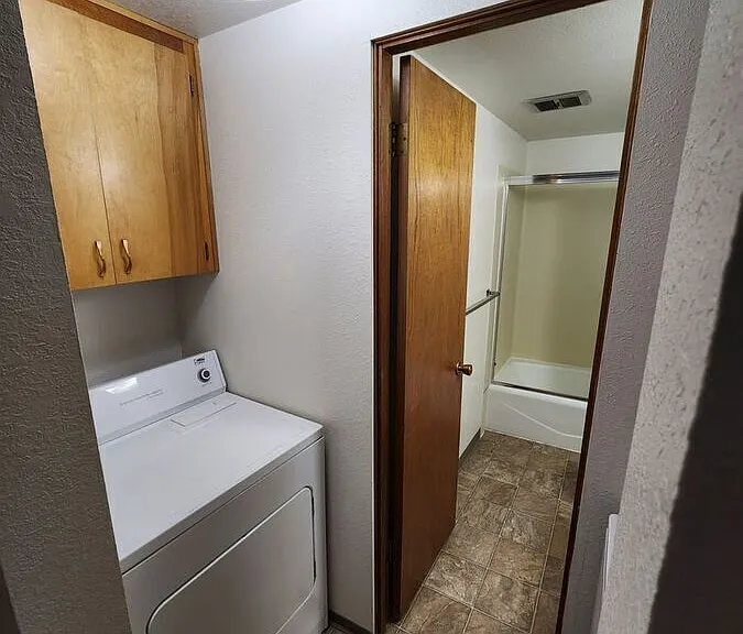 605 S Grand Ave #L — Photo 6