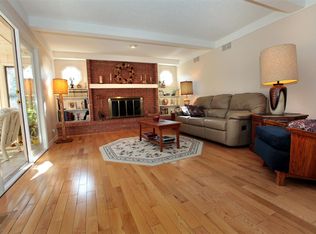 603 Paradise Ln, Libertyville, IL 60048