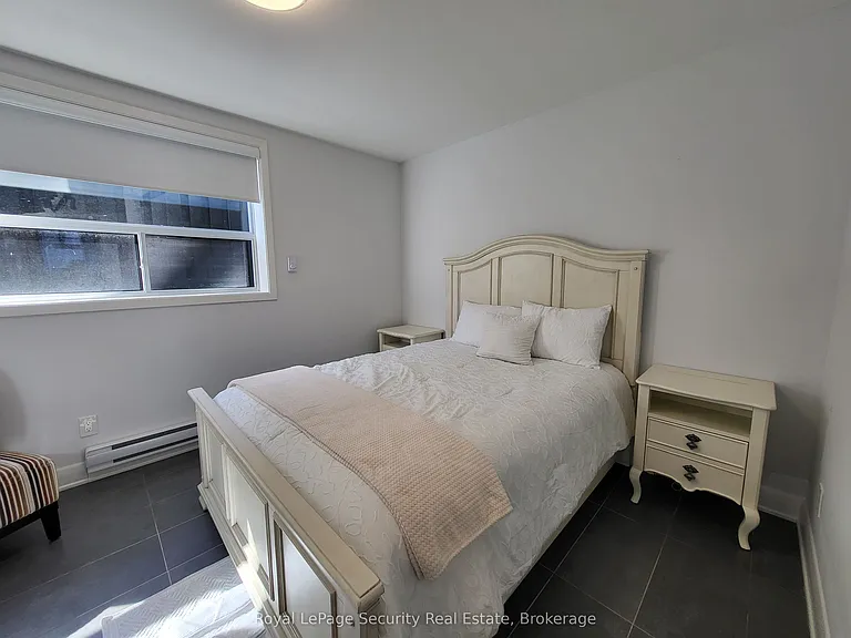328 Lakeshore Rd E #2 — Photo 5