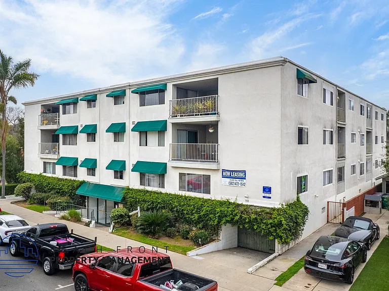 355 Coronado Ave. — Photo 16