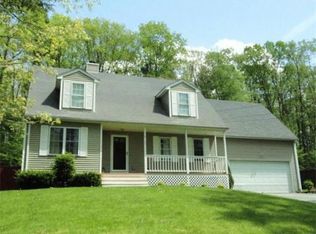 54 Clark Rd, Sturbridge, MA 01518