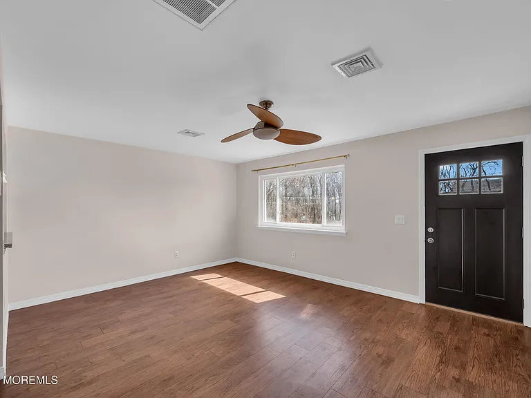 3118 Glasgow Ave — Photo 7