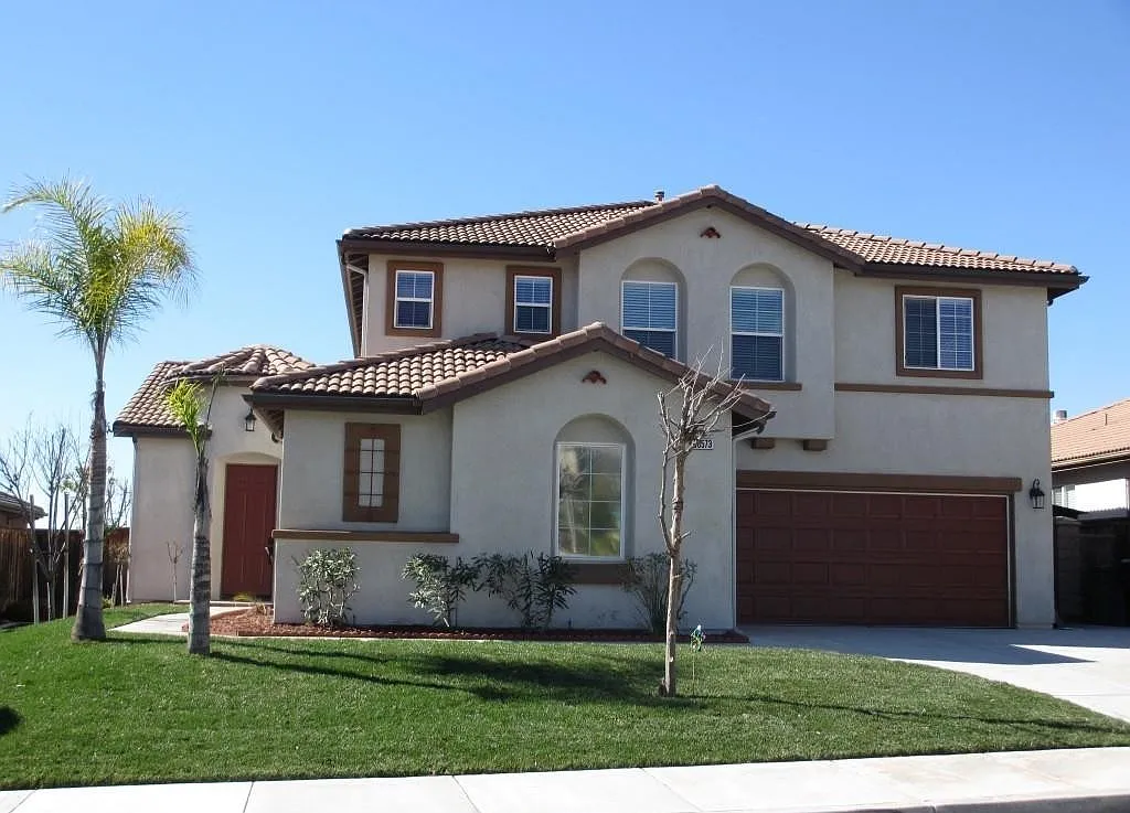 5 bed, 3.5 bath, 3600 sqft, $3,500 — Photo 1