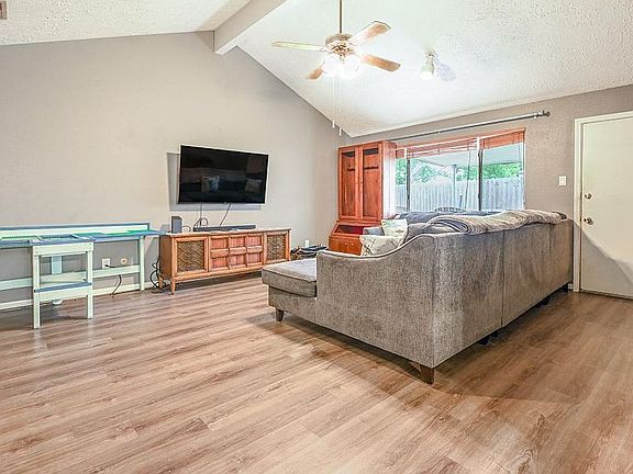 3rd image of 2630 Hollymist Dr