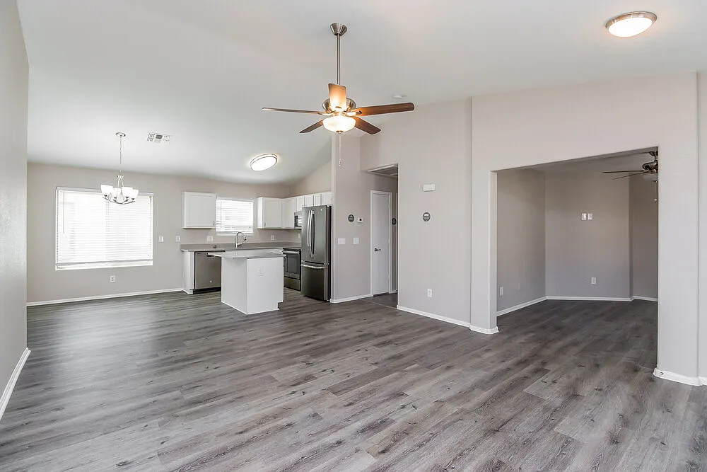 3 bed, 2.0 bath, 1464 sqft, $1,875 — Photo 3