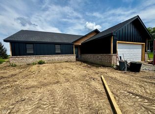 322 E 900 S, Ladoga, IN 47954