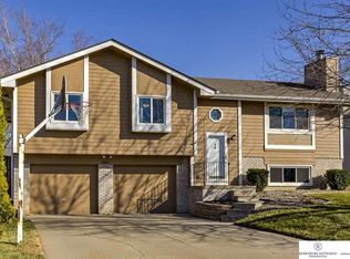 3404 Blackhawk Dr, Bellevue, NE 68123
