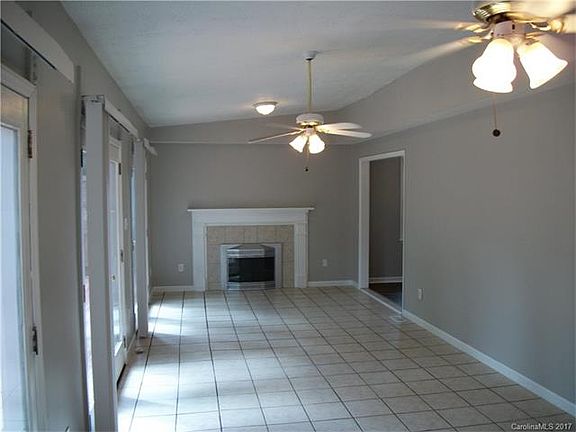 3rd image of 1209 Hooper Ave #32