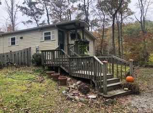 77 Deer Chase Dr, Cedar Mountain, NC 28718