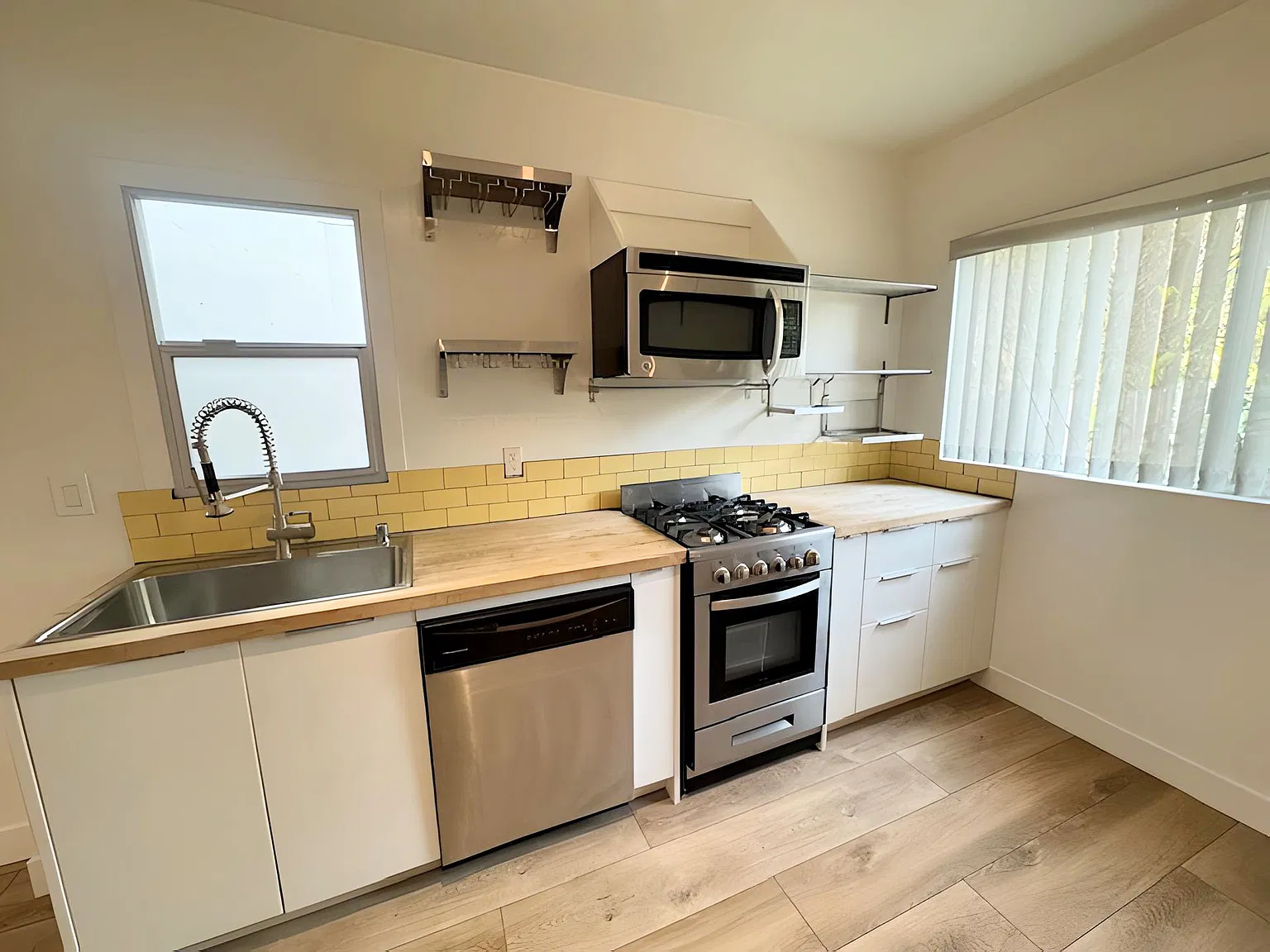 2 bed, $2,795 — Photo 4