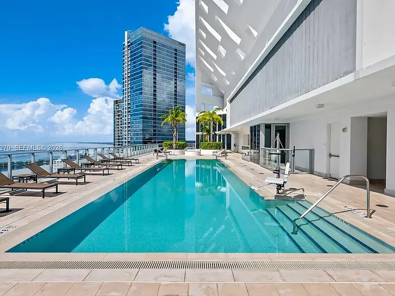 1300 Brickell Bay Dr #2000 — Photo 31