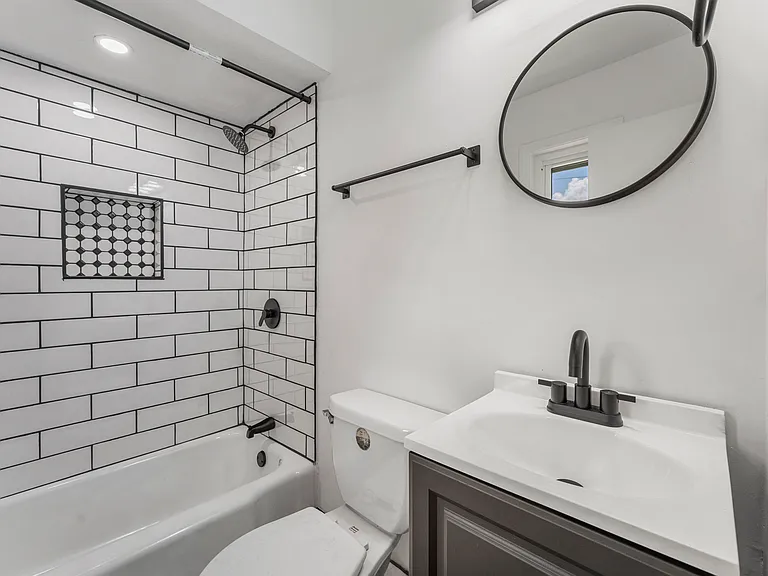 4224 Ridgefield Ct — Photo 3