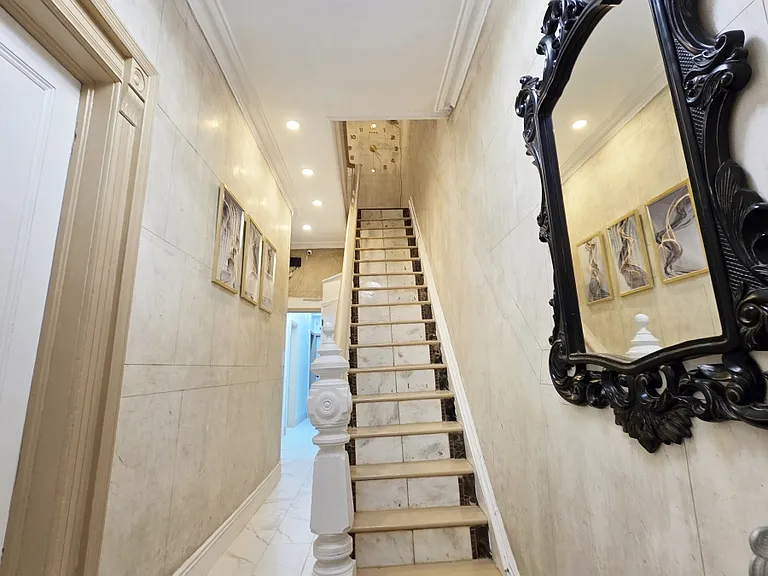 70 Weirfield Street3rd Floor1st Room Brooklyn Ky — Photo 12