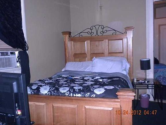3rd image of 826 Verret St