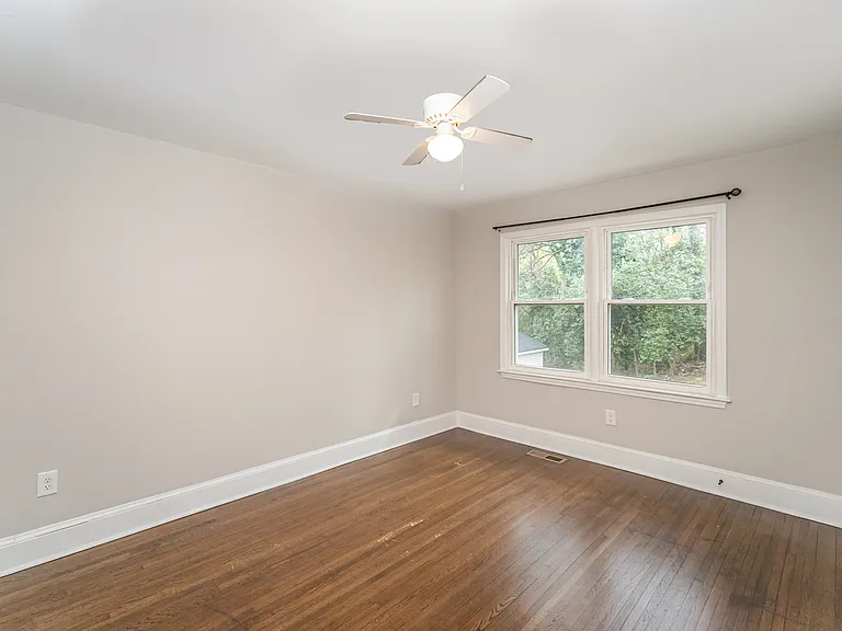 6037 Ingleside Dr #B — Photo 13