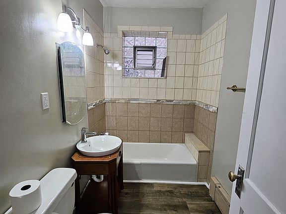 3rd image of 4610 S Francisco Ave #1