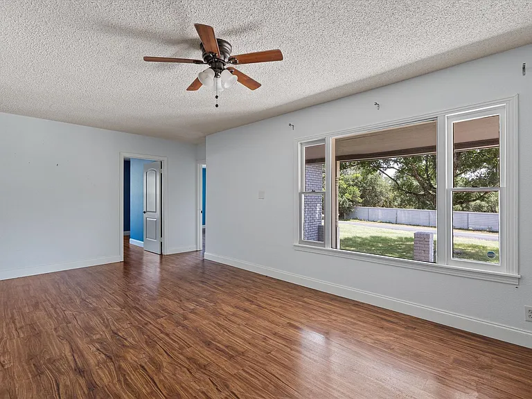 2106 Allred Dr — Photo 8