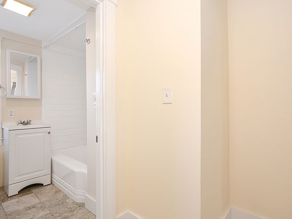 2nd image of 39 Bourne St APT 2