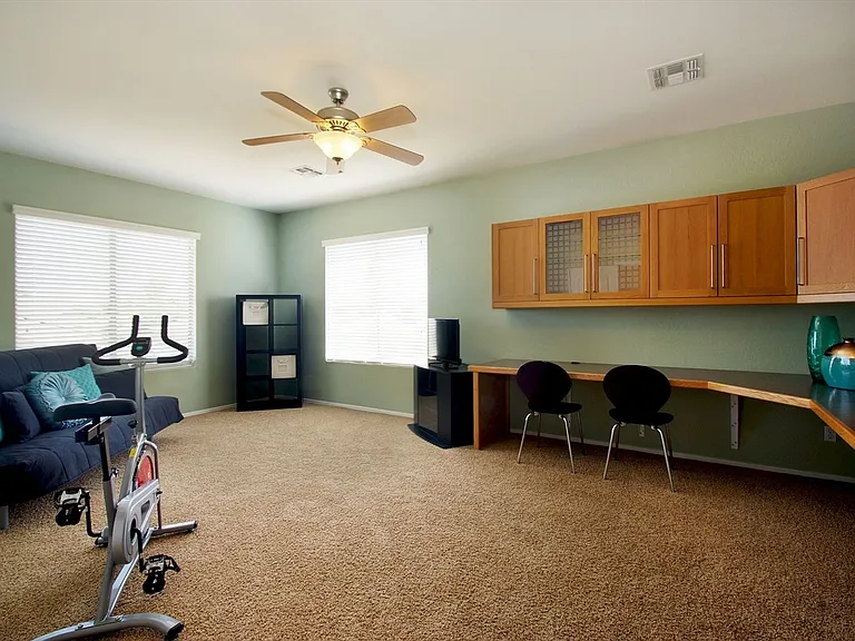 239 W Desert Ave — Photo 4