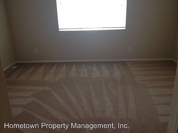 5th image of 8715 Stockholm Ln NE