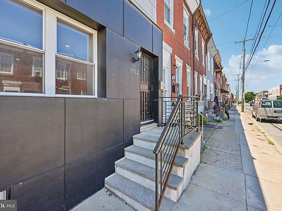 2nd image of 1912 Moore St
