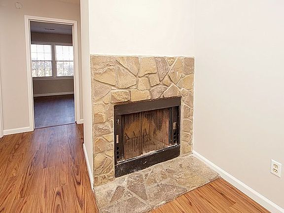 5th image of 100A Susan Dr