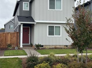 734 Pickering Ln, Woodburn, OR 97071