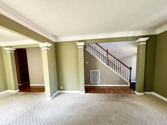 5th image of 227 Wisteria Dr