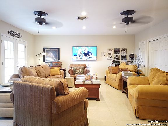 5th image of 303 Clearview Dr