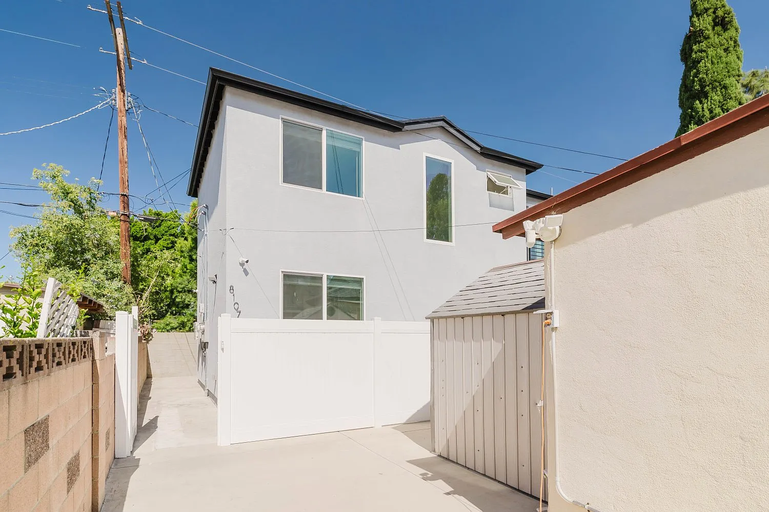 3 bed, 1200 sqft, $3,500 — Photo 1
