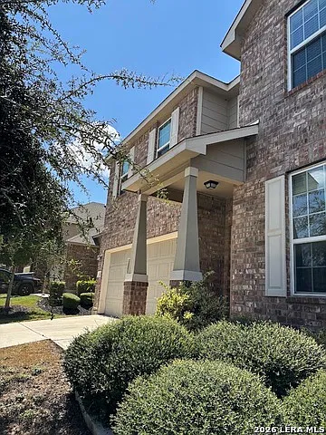 3 bed, 2.5 bath, 2332 sqft, $1,990 — Photo 1