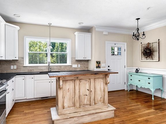 3rd image of 14 Millstone Dr #14