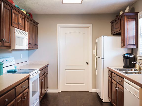 4th image of 3501 Nugget Dr